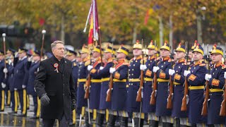 Participare la parada militară organizată cu prilejul Zilei Naționale a României [upl. by Dinan86]