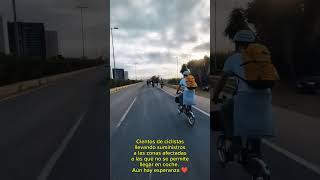 ❤️Ciclistas llevando suministros a las zonas afectadas a las que no se permite llegar en coche [upl. by Hcone866]