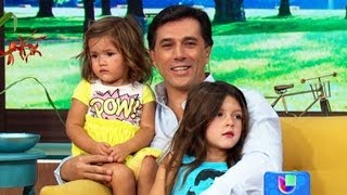 Sergio Mayer presentó a sus hijas Antonia y Victoria  Despierta América [upl. by Coniah288]