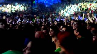 MUSE  Matt Throws Guitar into Audience  Mandalay Bay in Las Vegas 2013317 [upl. by Eilime]