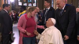 Warm onthaal voor paus Franciscus in basiliek Koekelberg [upl. by Eerdna]