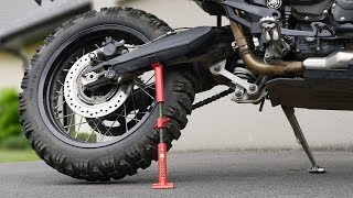 Comment graisser sa chaîne moto sans béquille centrale  Ma solution avec la béquille Kooroom [upl. by Ened72]