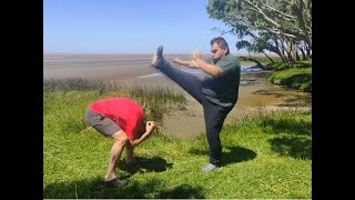 Duro entrenamiento marcial en la naturaleza de Gaspar Zárate a Javi [upl. by Vittoria920]