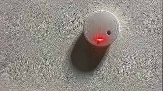 When your friends Smoke Alarm keeps BEEPING [upl. by Lad]