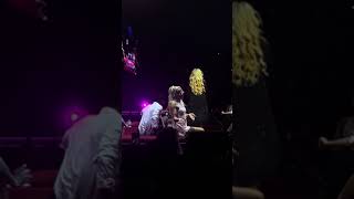 Sabrina Carpenter covers quotThat Dont Impress Me Muchquot by Shania Twain  Short n Sweet Tour Toronto [upl. by Sugna]