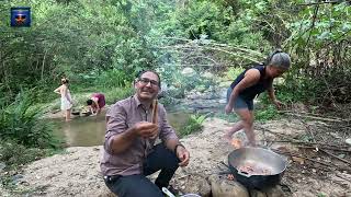 Cocinando en familia un locrio de CHULETA con plátanos maduros en un río de Jarabacoa [upl. by Notyalc286]