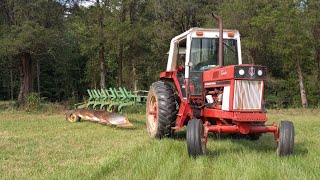 Fall Tillage 2023 moldboard plowing begins with the 1086 and 5 bottomJD 2500 [upl. by Essa]