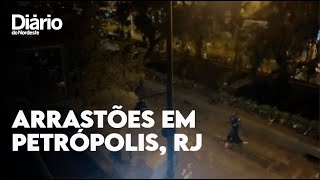 Petrópolis tem arrastões e correria em meio a lamaçal após chuva [upl. by Asilaj]