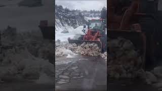 雪崩れを除雪車が片付けてくれましたshorts 豪雪地帯 豪雪 雪 雪国 除雪 除雪車 [upl. by Odysseus]