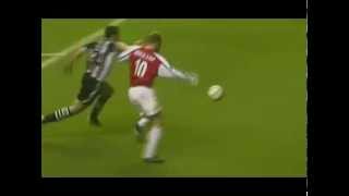 Goal Bergkamp 2002 NewCastle  Arsenal [upl. by Raama531]