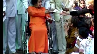 Sathya Sai Baba Miracle  Materialises A Ring [upl. by Martens246]