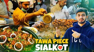 EXPLORING PAKISTAN 🇵🇰 FAMOUS DESI STREET FOOD  STREET FOOD PK  yaar vlogs [upl. by Aneela]