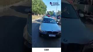 ¿Qué crees de la reacción de este cubano al ver a Antolín el Pichón en su auto en Cuba [upl. by Yebba373]