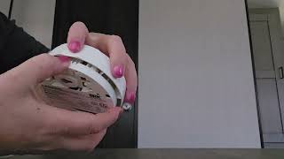 Changing the battery of smoke detector BRK model FG250RV for the FIRST time [upl. by Ahsel]