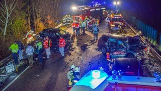 TÖDLICHER MASSENCRASH 4 Eingeklemmte  HORROREINSATZ  FEUERWEHR amp RETTUNGSDIENST [upl. by Galateah]