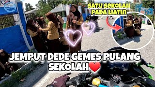 JEMPUT DEDE GEMES PULANG SEKOLAH PAKE ZX  SATU SEKOLAH PADA HEBOH🤣  Indonesia Motovlog 100 [upl. by Akiehs]