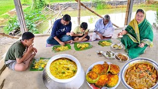 বৃষ্টি বাদল দিনে ঘরে থাকা চাল দিয়েই খিচুড়ি রান্না করলাম সাথে বেগুন ভাজা আর লাবড়া  khichuri recipe [upl. by Traver]