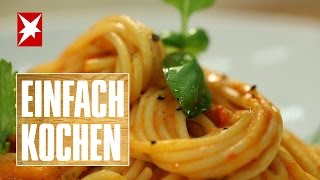 So gelingt die beste Pasta mit Tomatensoße [upl. by Harutek635]