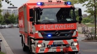 Feuerwehr Frankfurt  RW Schiene auf Einsatzfahrt [upl. by Atnoved44]