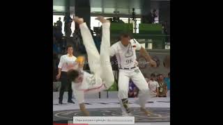 Capoeira Defesa contra voadora [upl. by Atat]