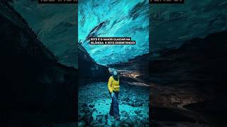 Como é visitar uma caverna de gelo azul na Islândia islandia shorts icecave iceland [upl. by Berlin]