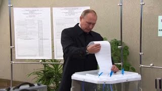 Législatives en Russie Vladimir Poutine a voté [upl. by Tillfourd]