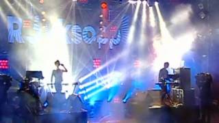 Röyksopp  Dont Give Up Live from St Malo 2002 pt 613 [upl. by Hanid]