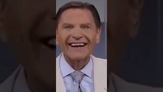 30 seconds of Kenneth Copeland smiling and entertaining kennethcopeland kennethcopelandministries [upl. by Yenterb121]