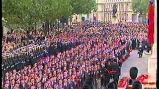 1000 Members of the Parachute Regiment Association Remembrance Sunday 2001 [upl. by Kenleigh]