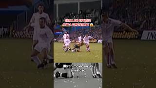 La entrada más polémica de la historia 😱 futbol ibrahimovic fútbol [upl. by Akibma]