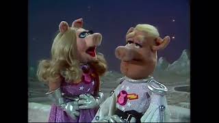 The Muppet Show  319 Elke Sommer  Pigs in Space First Pigs on Koosebane 2 1979 [upl. by Davenport946]