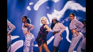 Zara Larsson sjunger i finalen av Idol 2018  Idol Sverige TV4 [upl. by Dorn]