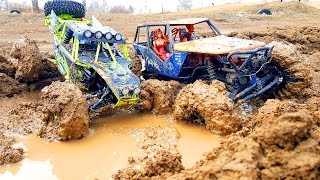 RC MUD Trucks 4x4 Trail — Axial Wraith VS WLtoys 10428 — RC Extreme Pictures [upl. by Hsinam770]