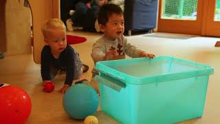 Beweegkriebels Spelenderwijs bewegen met baby dreumes en peuter intro video [upl. by Ayhtak]