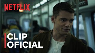 El agente nocturno  Clip oficial  Netflix [upl. by Atnad]