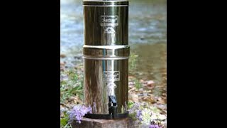 Berkey Travel Water Filtration System Review and Test [upl. by Akinnor405]