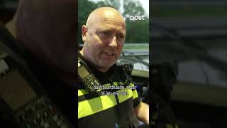 Auto botst frontaal op vangrail tijdens politieachtervolging  shorts [upl. by Cogn383]