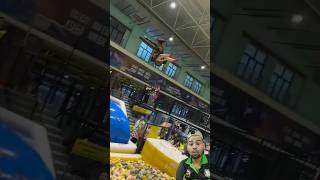 Ishq me Dilbar de Dena 😘 trampoline trampolinpark keşfet minitrampoline funny shortvideo [upl. by Cannon]