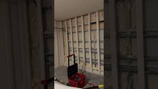 Grow room buildout Spray foam insulation froth pak 210 470 bucks at home depot well worth it [upl. by Stockwell]