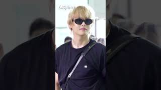 언제나 매 순간이 화보인 태태😎 뷔 BTSV shorts [upl. by Htnicayh631]