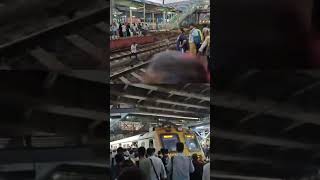 Kurla Stationkurla kurlastation localtrain train mumbai mumbailifeline [upl. by Mcloughlin]