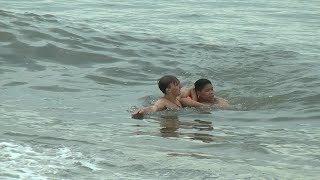 SafTSwim amp Jones Beach Lifeguard Corp Beach Rescue Drill amp Dealing With Jellyfish [upl. by Enirtak594]