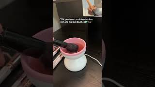 Makes cleaning my brushes so much easier💋 makeupaccessories beautyhacks cosmeticbrushes [upl. by Enaid]