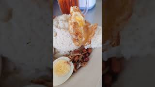 Nasi lemak food malaysianfood kolomee [upl. by Eniamert]