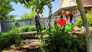 ЗАГОРОДНЫЙ ДОМ  САЖАЕМ И НАЧАЛИ ДЕЛАТЬ РЕМОНТ В ГОСТИНОЙ  ПЕЧЁМ БЛИНЫ  УЮТНЫЙ ВЫХОДНОЙ ДЕНЬ [upl. by Johathan]