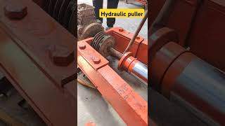 Hydraulic puller for pulley extraction [upl. by Ytsihc119]