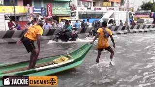 Chennai Velachery Road Flooded due to heavy Rain  Boats amp Buses on Road [upl. by Eltsirhc]