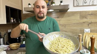 SPAGHETTI CACIO E PEPE RICETTA ORIGINALE ROMANA  FoodVlogger [upl. by Annazor809]