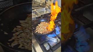 Cordon Bleu mit Zwiebel  Pilzfüllung amp Bratensoße shorts cooking food fyp youtubeshorts viral [upl. by Henigman472]