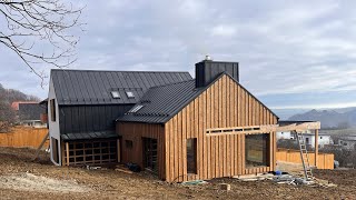 Acoperiș cu tablă click  Construcție timber frame  Casa Pădurea Corbului Cisnădioara [upl. by Cargian]